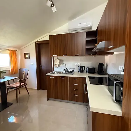 Si Apartment *