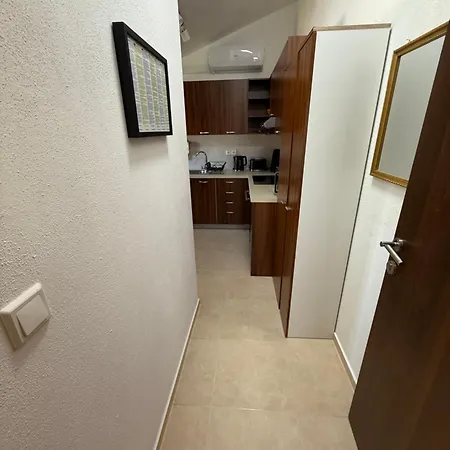 Si Apartment *